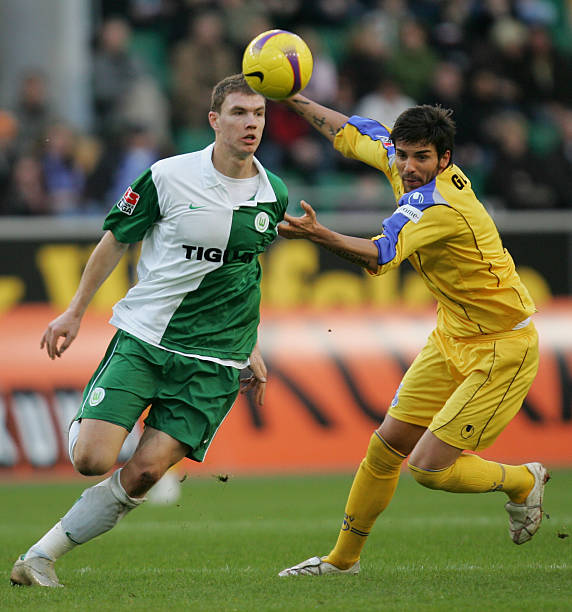 斯与拉塞尔 斯与拉塞尔